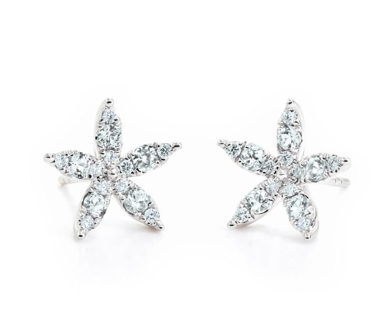 Aros Aviva Diamond Oro Blanco 18k, con 30 Diamante que suman 41 pt Largo: 10 mm