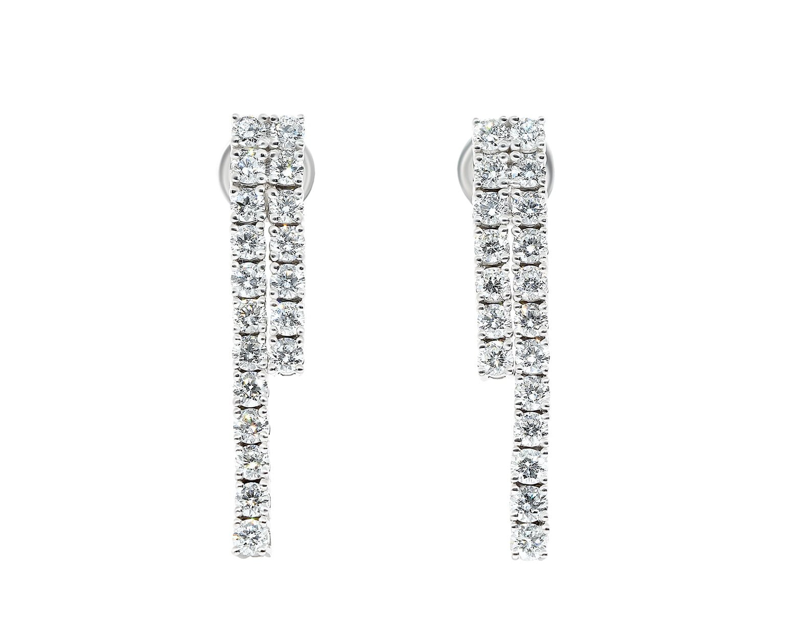 Aros Finesse Oro Blanco 14k, con 38 Diamantes brillante 3 pt. Largo: 2,5 cm